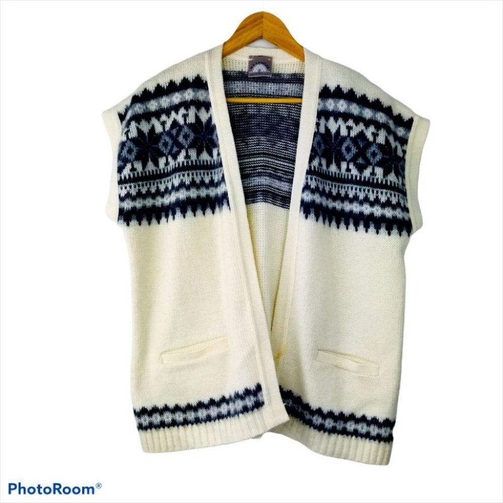 Ice Castles Drops Design  cap sleeve white cardigan size M